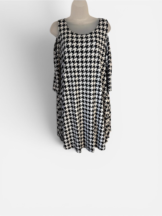 beths e-boutique Dresses & Skirts - Black and White Houndstooth Cold-Shoulder Dress MEDIUM/LARGE    #CL